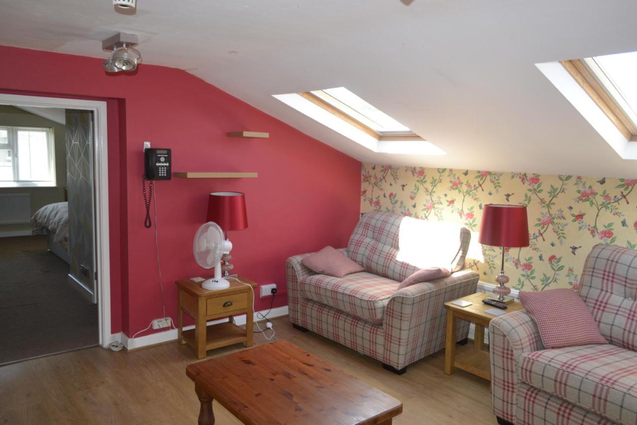 The Lawns Tea Room And B&B Ashcott Bagian luar foto