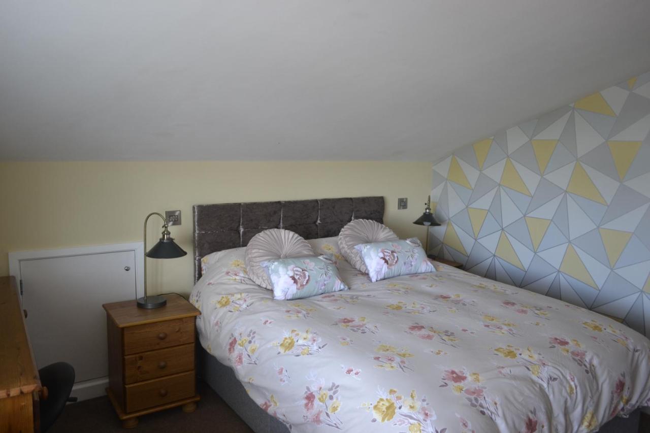 The Lawns Tea Room And B&B Ashcott Bagian luar foto