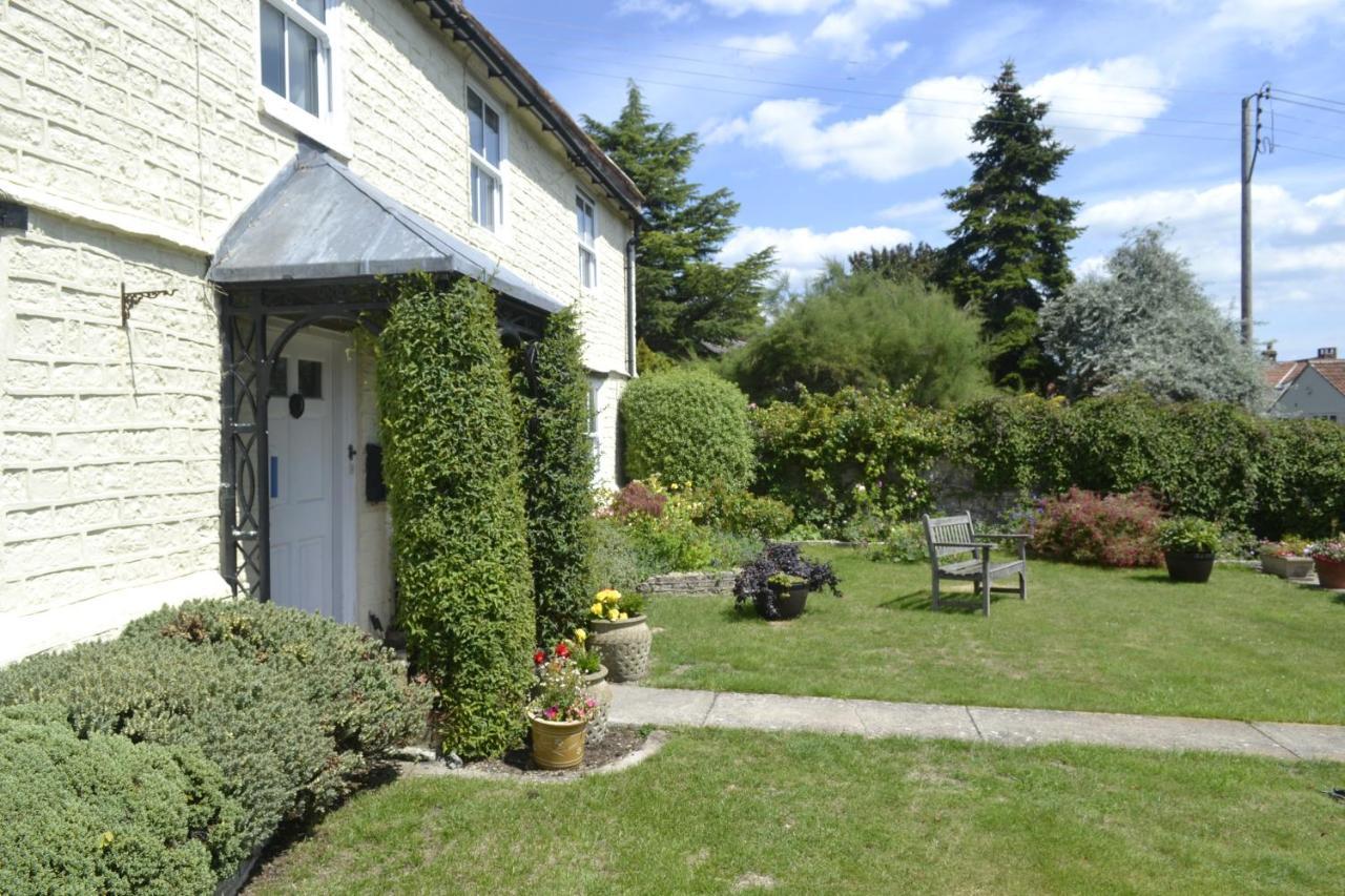 The Lawns Tea Room And B&B Ashcott Bagian luar foto