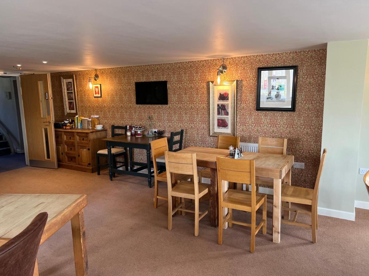 The Lawns Tea Room And B&B Ashcott Bagian luar foto