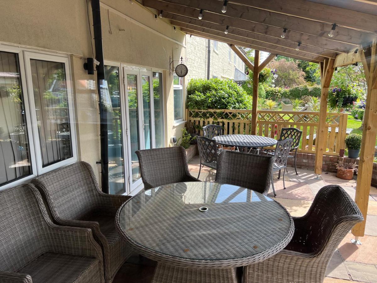 The Lawns Tea Room And B&B Ashcott Bagian luar foto